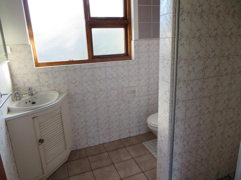 To Let 5 Bedroom Property for Rent in Mikro Park Western Cape